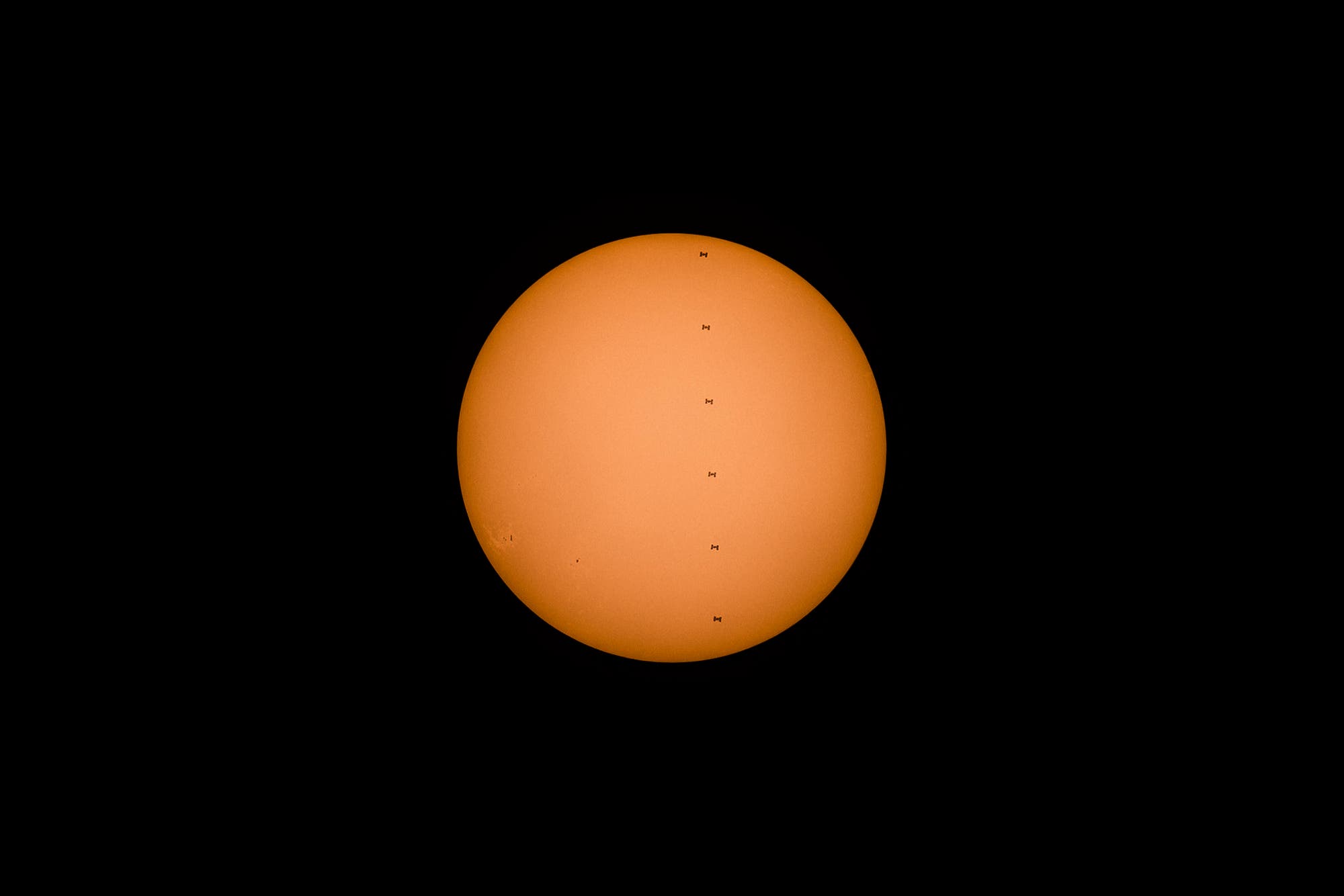 ISS vor der Sonne