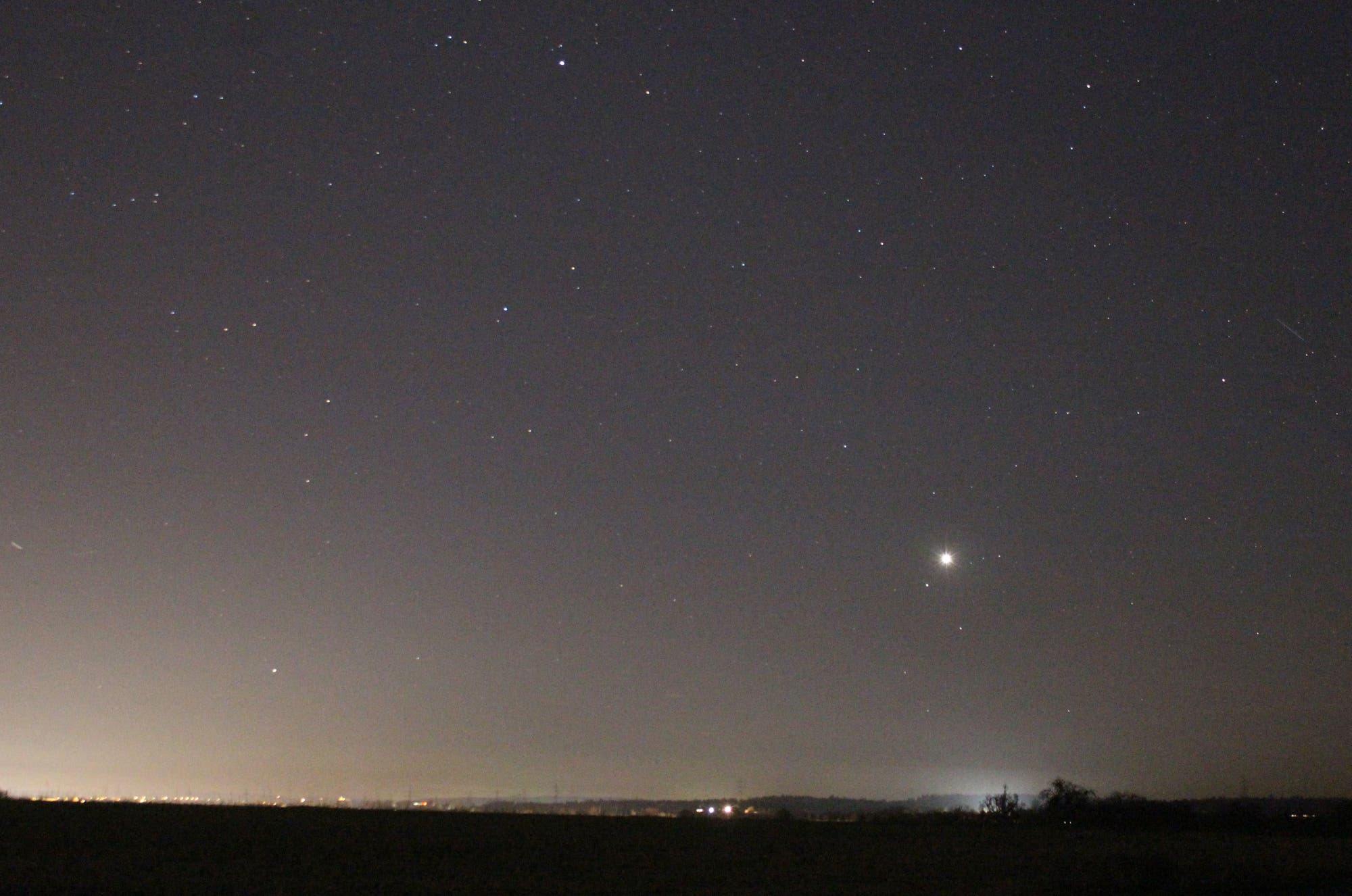 Venus und Saturn am Abendhimmel