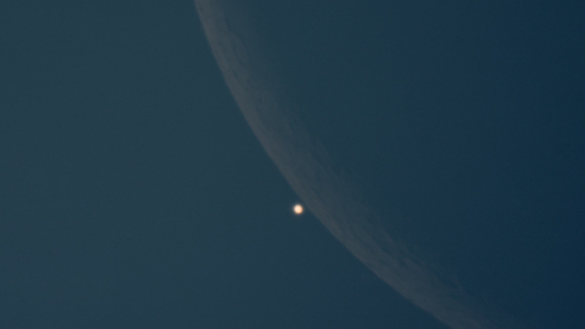 Venusbedeckung durch den Mond am 19. September 2025 