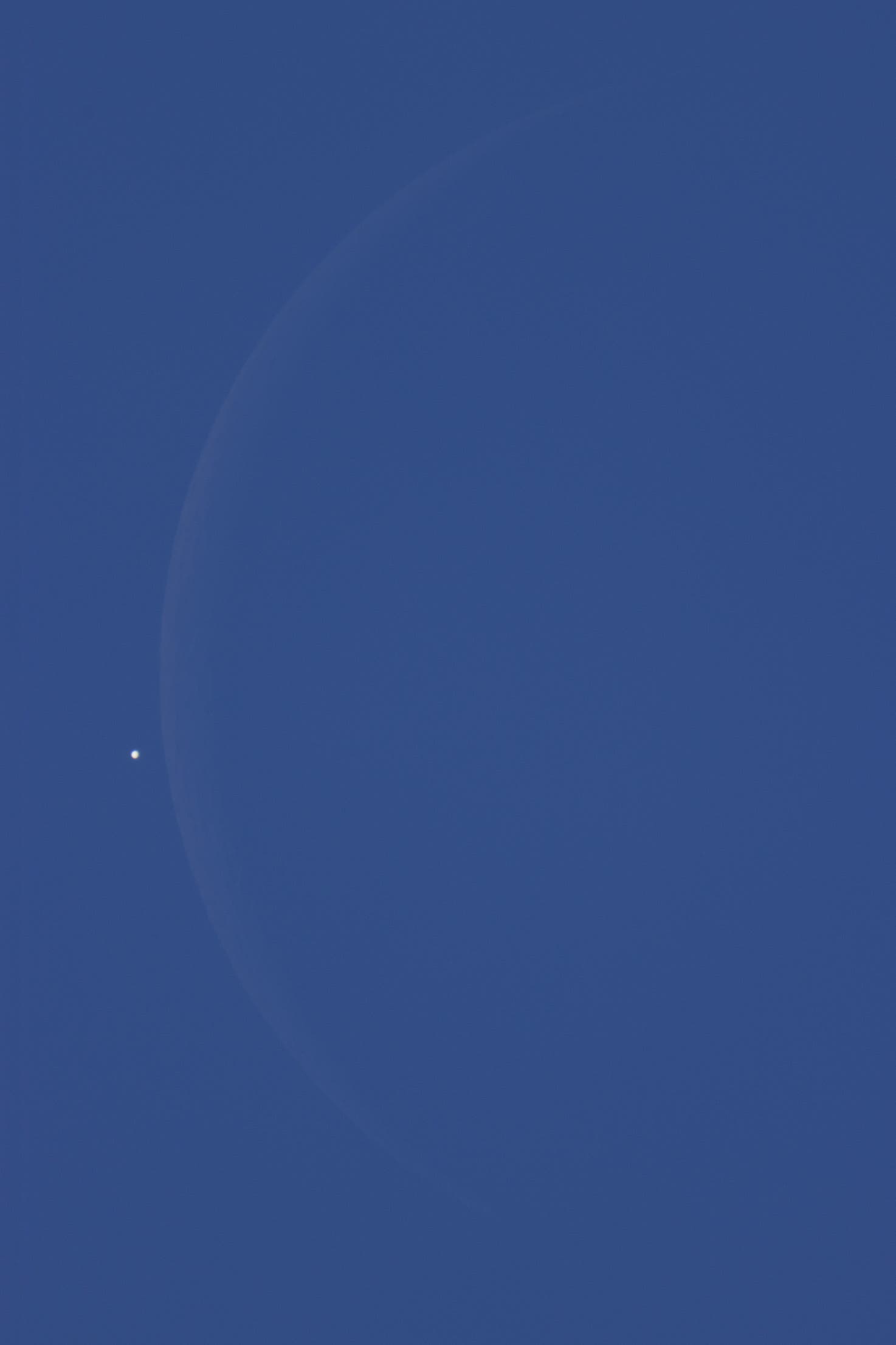 Sichelmond bedeckt die Venus am 19. September 2025