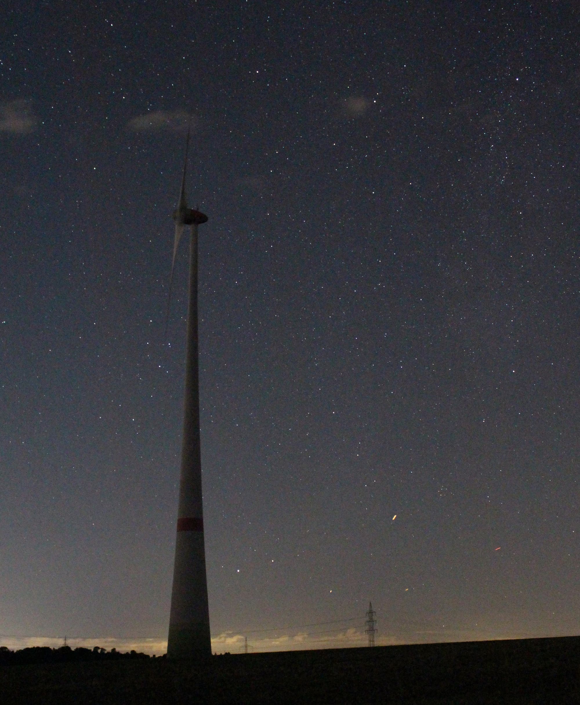 Windkraftanlage Ingersheim bei Nacht