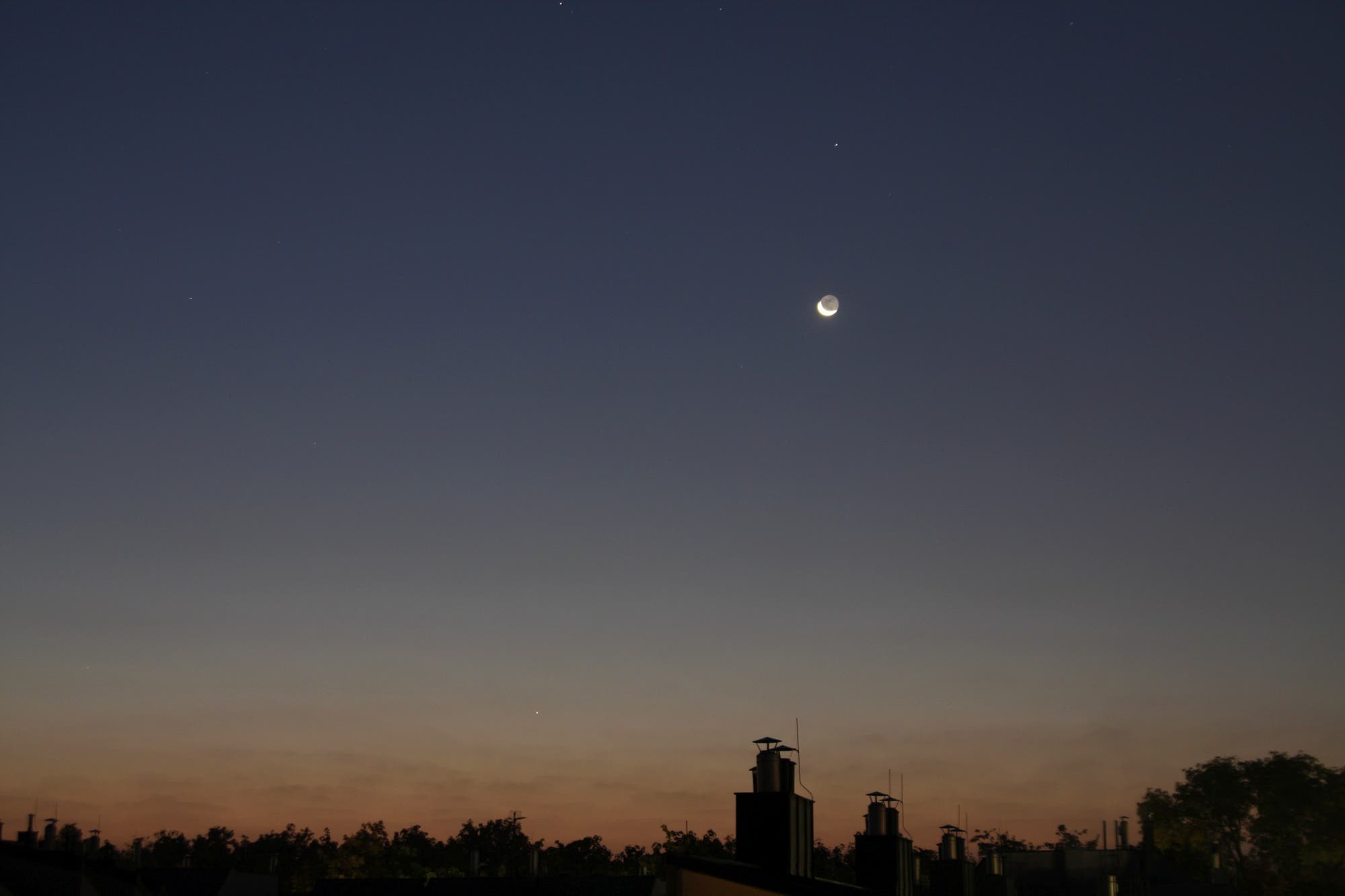 Mond und Merkur am Morgenhimmel
