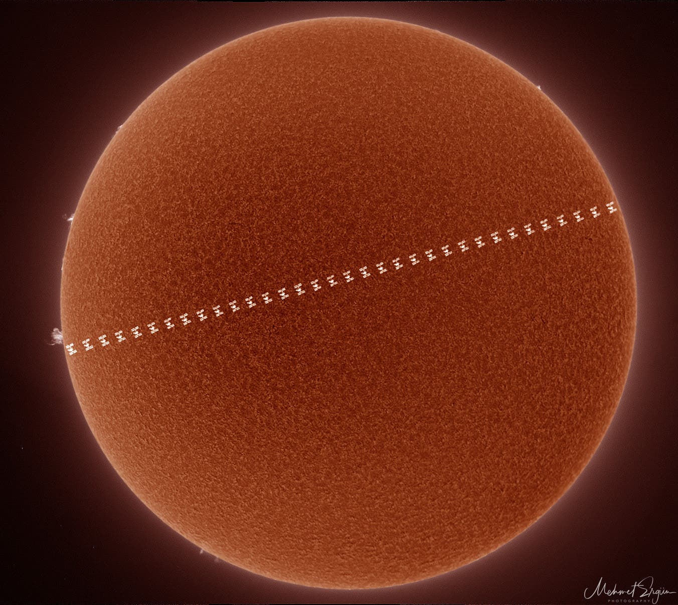 ISS Transit - Sonne in H-Alpha