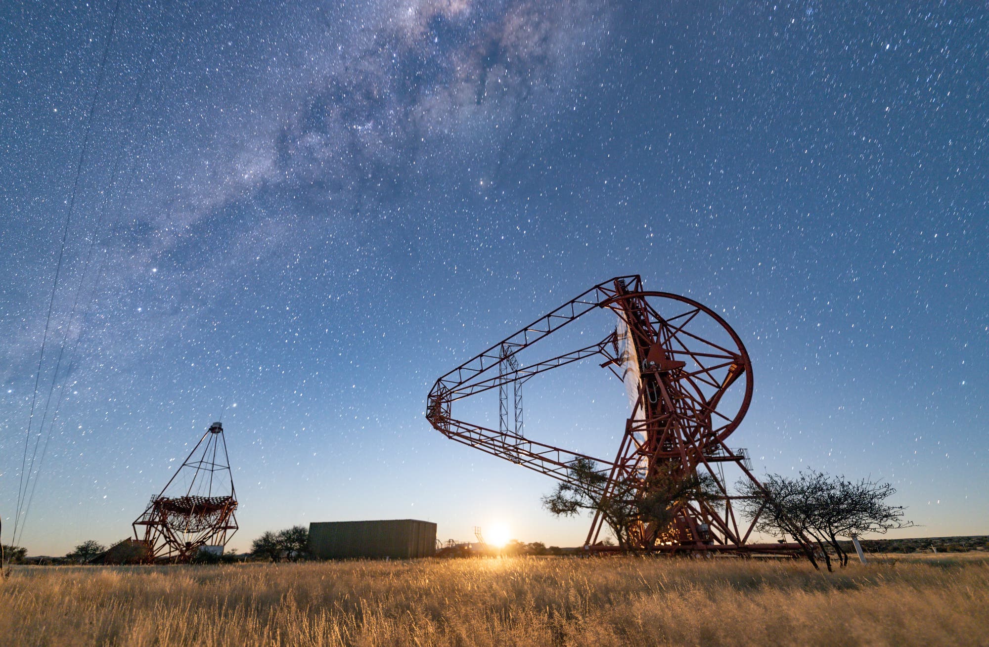 Monduntergang hinter H.E.S.S.