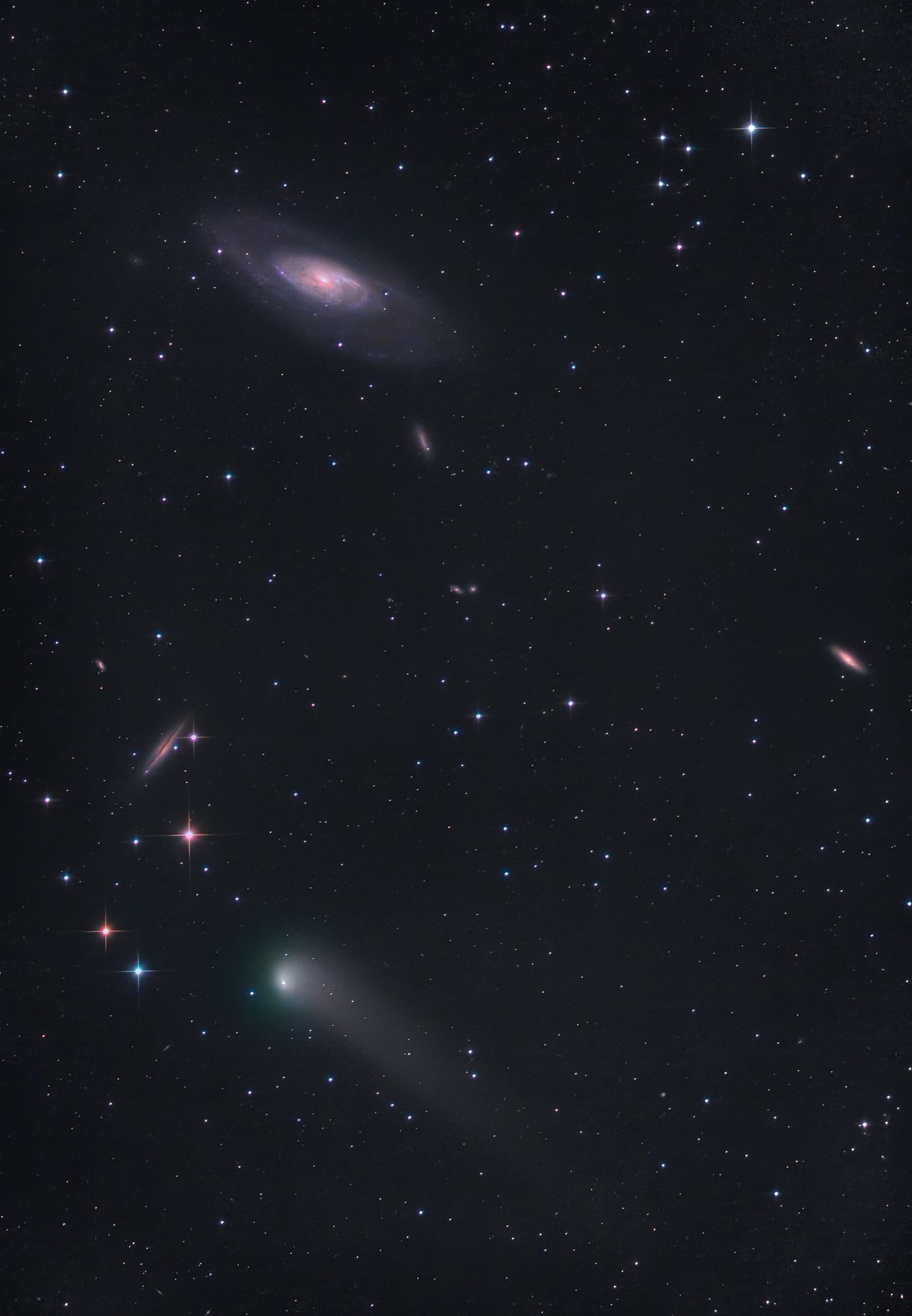 Komet C/2017 T2 (PANSTARRS) in der Nähe der Galaxie M 106 