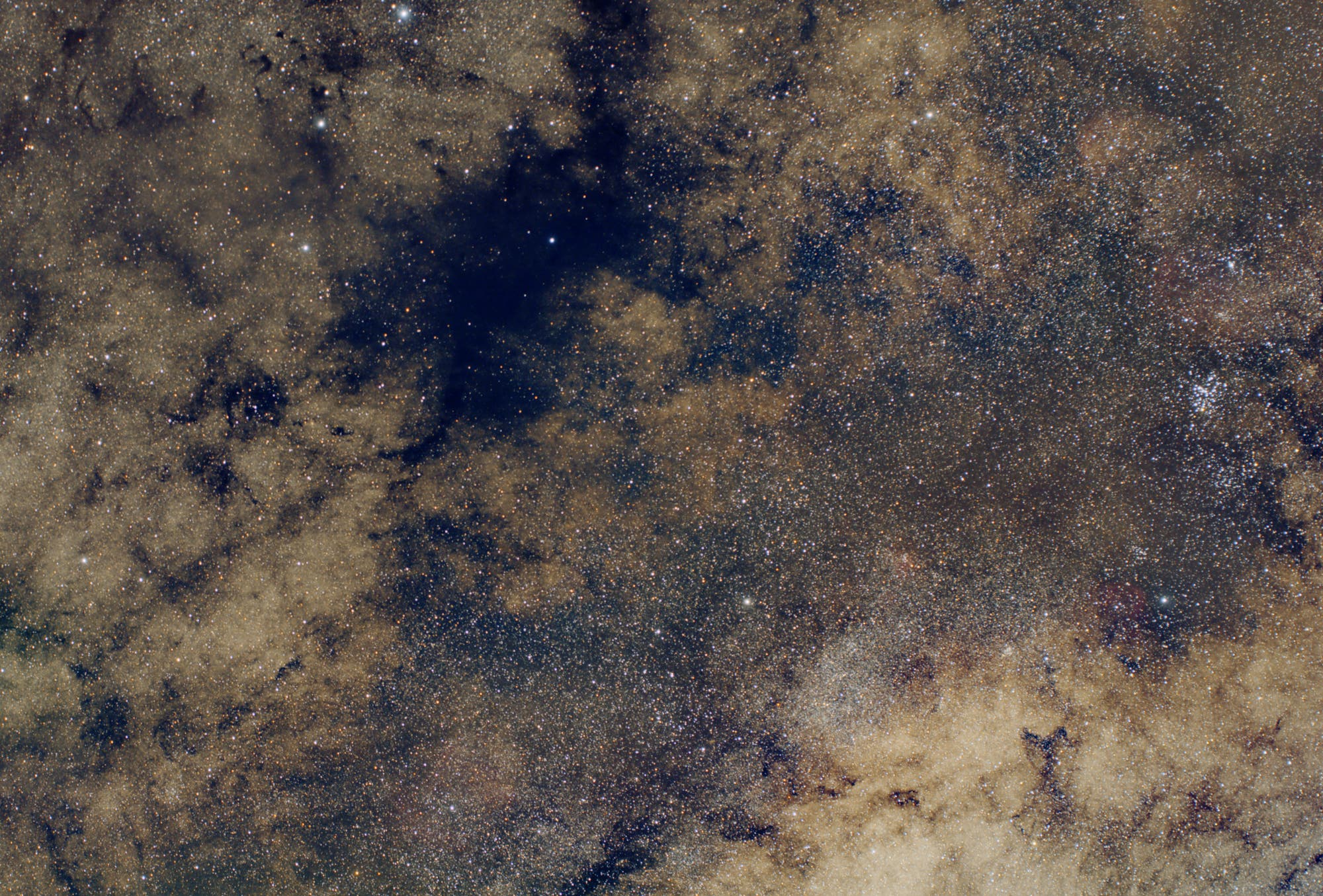 Messier 6 und Dunkelnebel B78