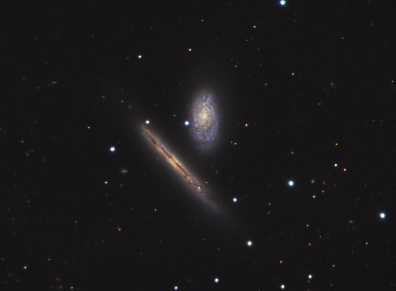 NGC 4302 und NGC 4298 