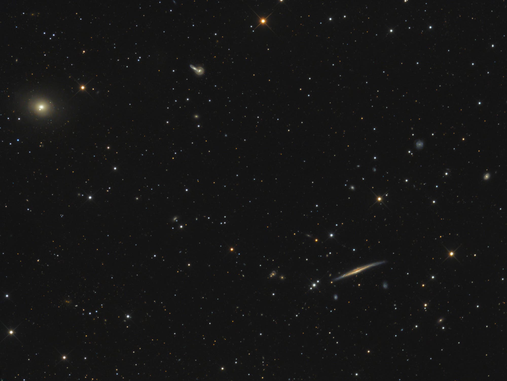 NGC 5529 und NGC 5557