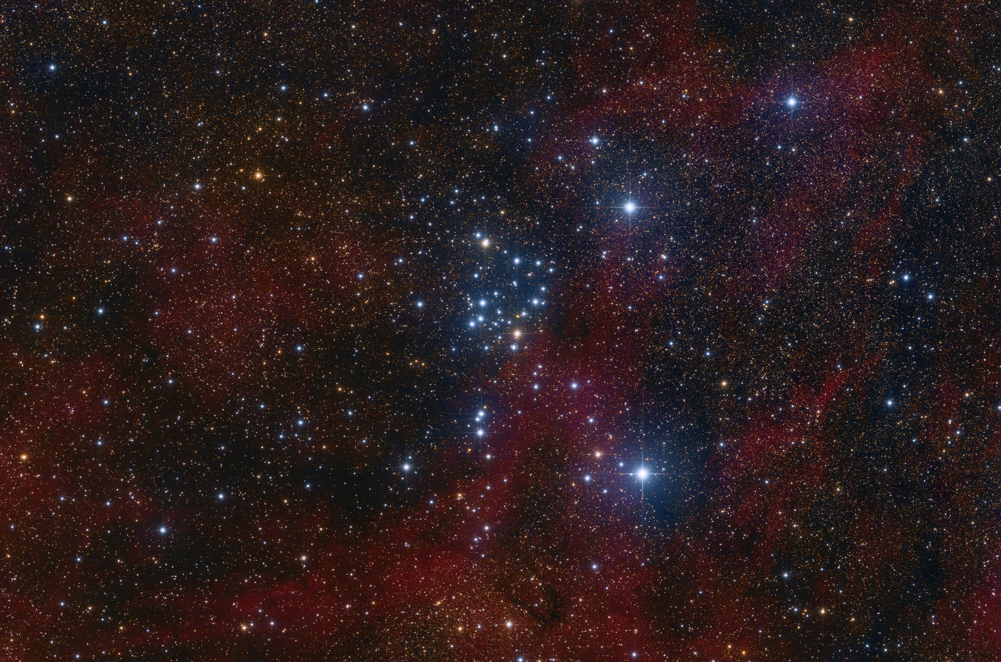 NGC 6281: Seltsam gekrümmte Linie ziemlich heller Sterne