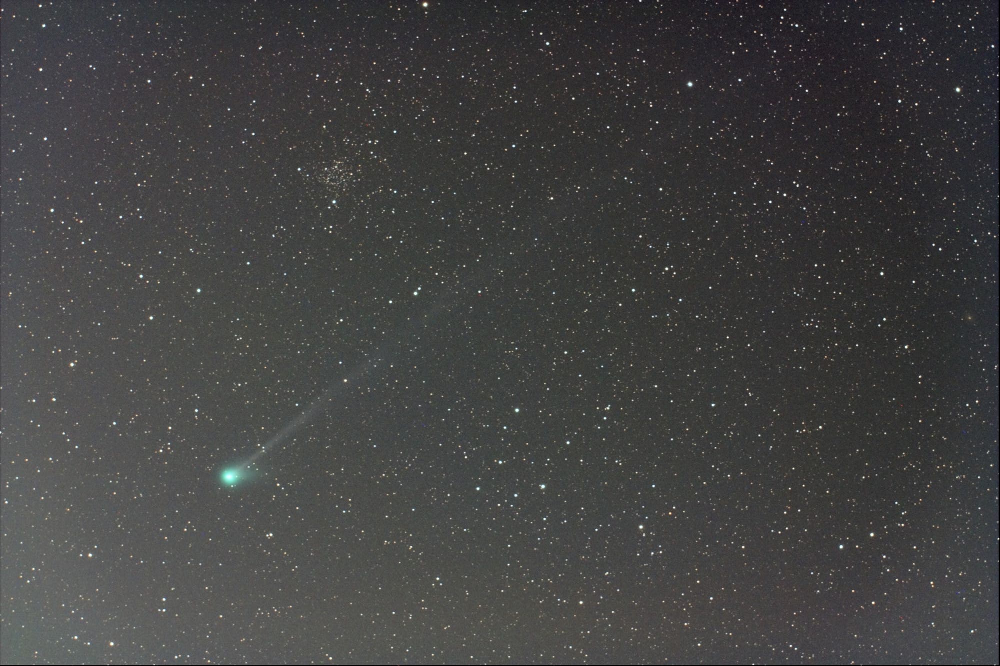 Komet C/2009 R1 McNaught bei NGC 1245