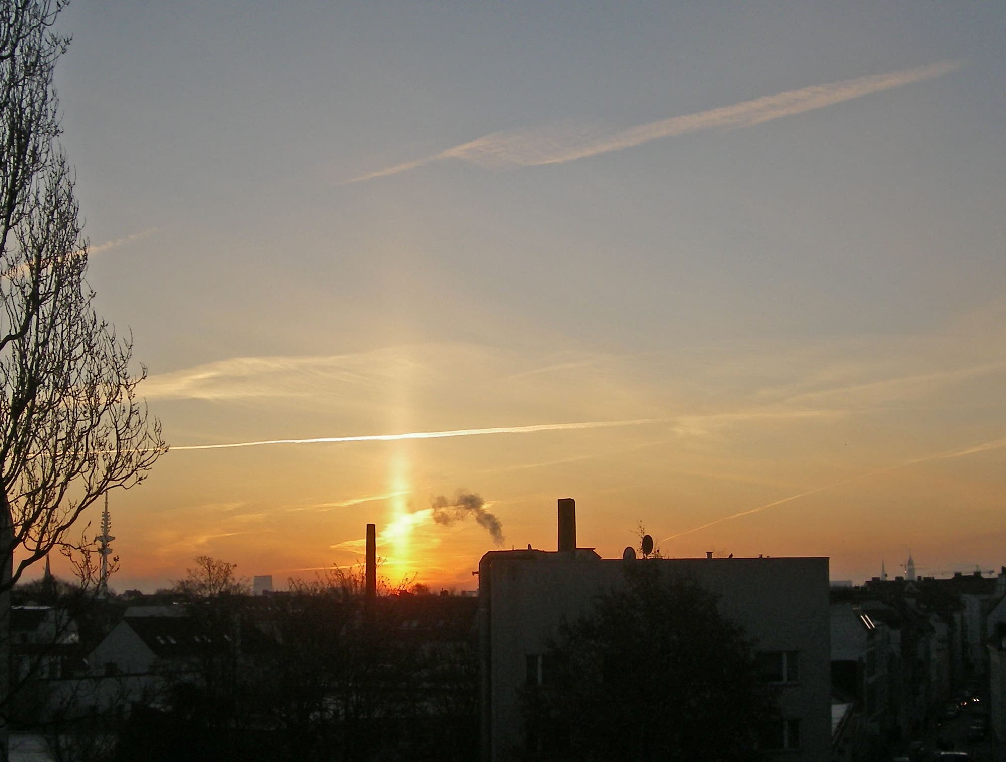Obere solare Säule über Hamburg