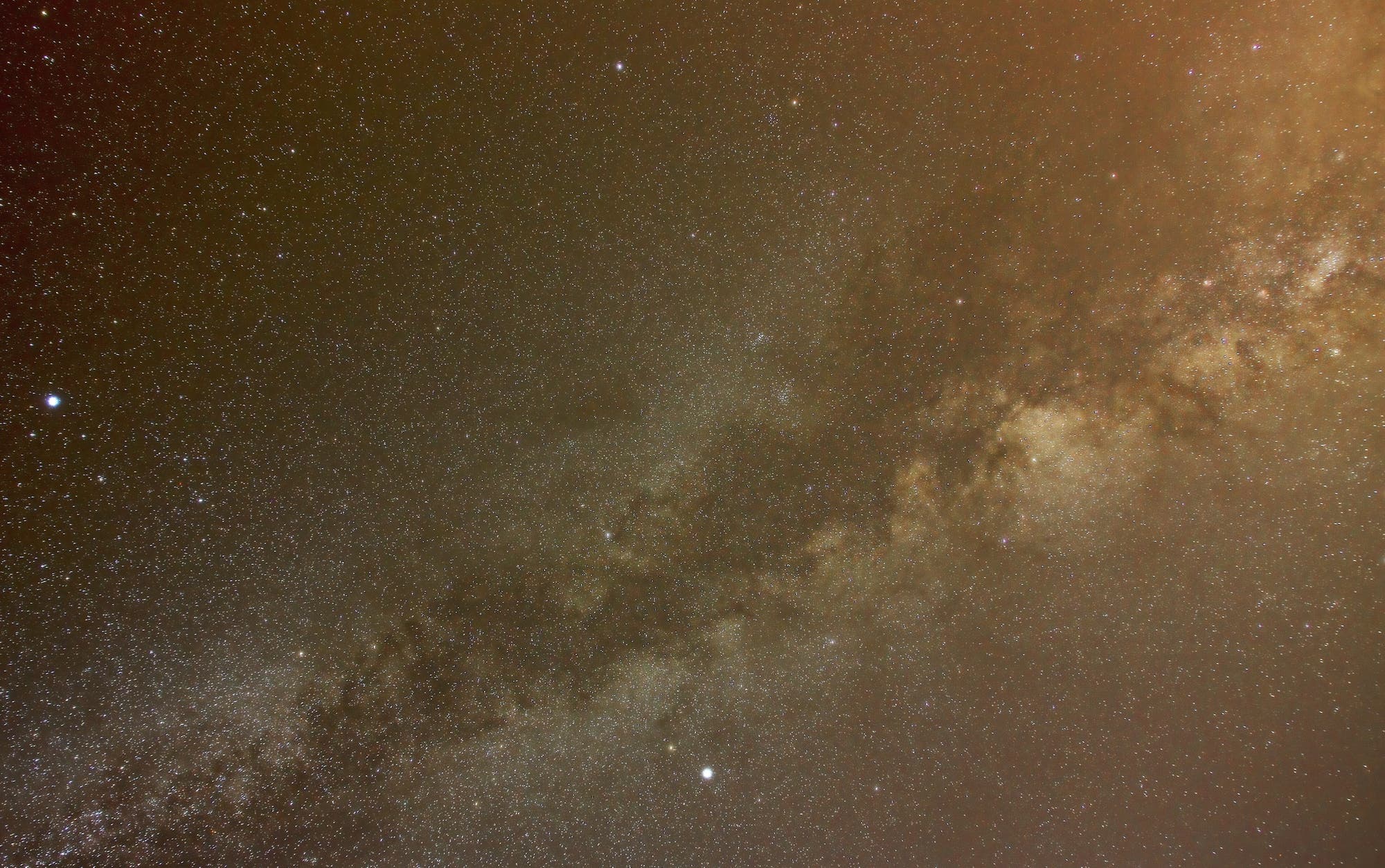 Ultra-Weitwinkelaufnahme der Milchstraße (3)