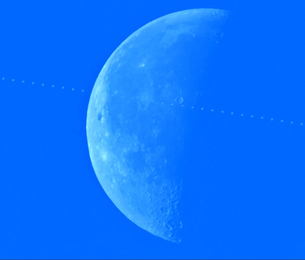 ISS vor dem Mond