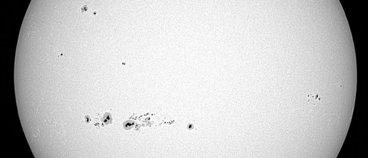 Die Sonne am 4. Dezember 2025 - äquatornahe Fleckengruppen