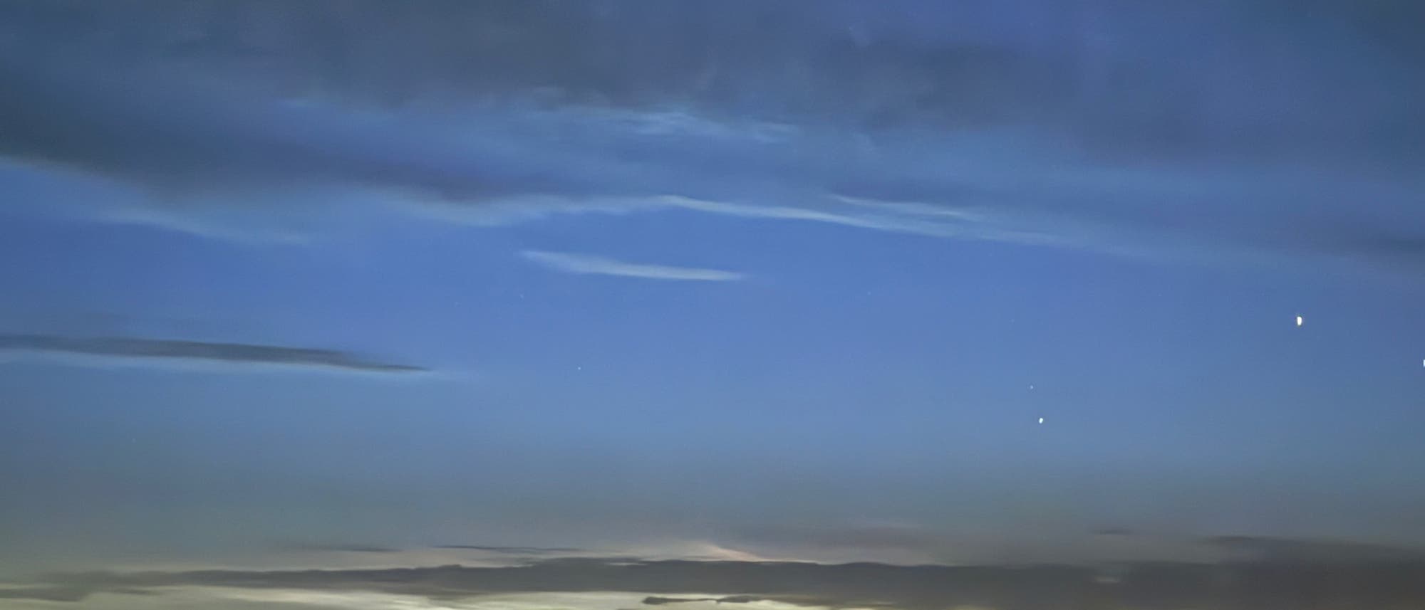 Leuchtende Nachtwolken über dem Steinhuder Meer 
