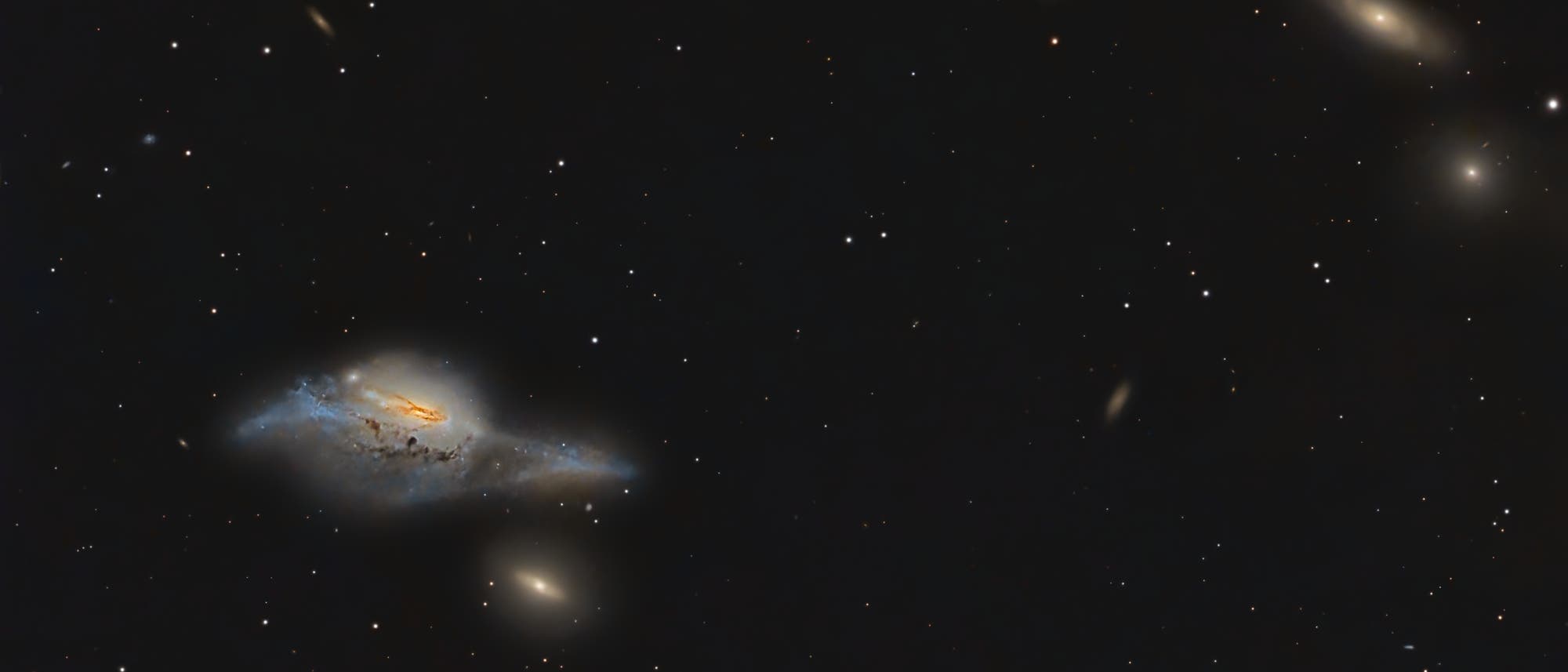 Die Augen - NGC 4438 und NGC 4435