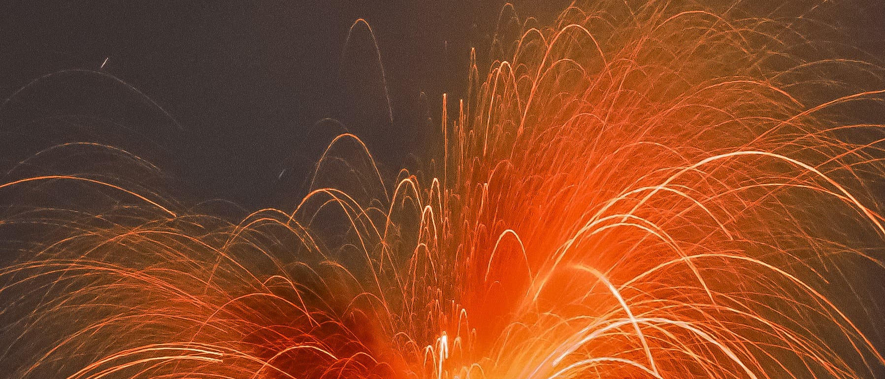 Eruption-Etna strombolian 27. July 2024 