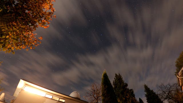 Schnelle Wolken vor Andromeda