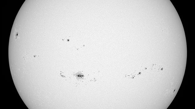 Die Sonne am 9. August 2024 - AR 13780 Flecken mit bloßen Augen sichtbar!