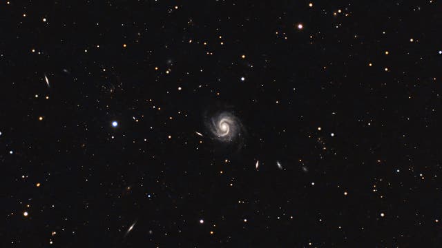 NGC 3433 im Löwen