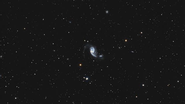Die Galaxiengruppe Arp 72 im Sternbild Schlange