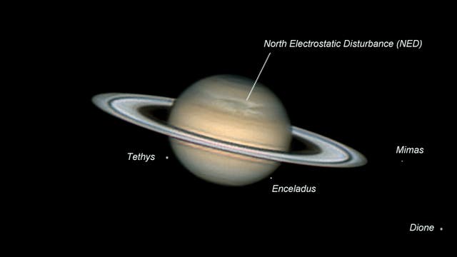Saturn mit 4 Satelliten