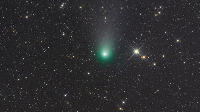 Komet C/2012 V2 LINEAR