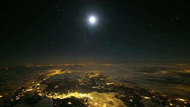 Mond über den Rhône-Alpen