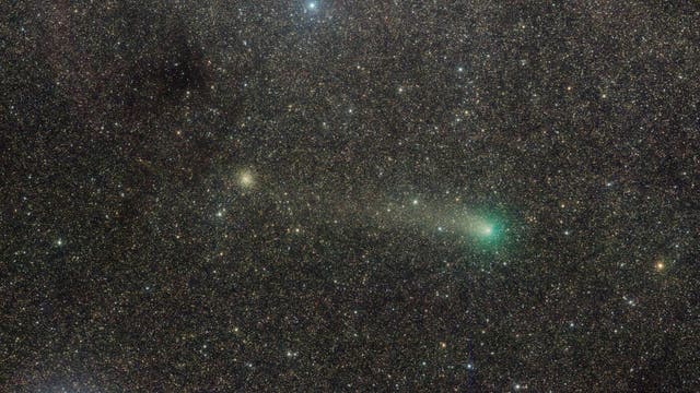 Comet PanSTARRS above the Milky Way‏