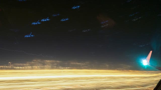 Sternstrichspuren aus dem Flugzeug
