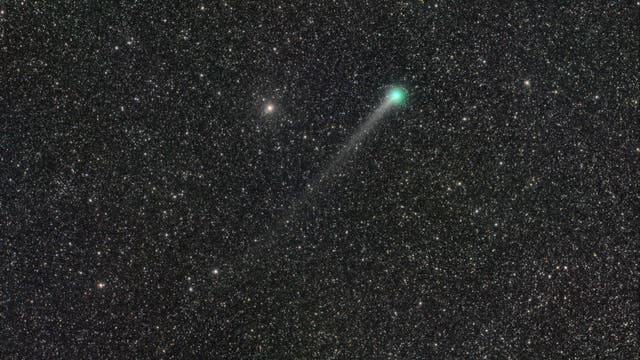 Comet C/2019 U6 Lemmon on Milky Way