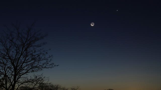 Merkur, Mondsichel und Venus am Morgen über Uelzen