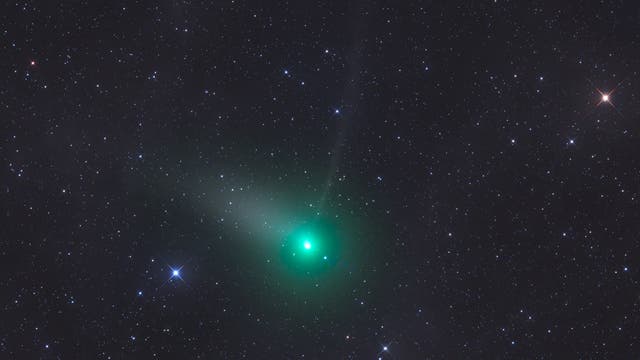 Komet C/2021 T4 Lemmon