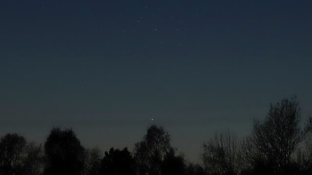 Merkur unter Plejaden am 28. April 2022
