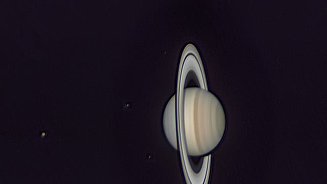 Saturn mit sechs Monden (aufgehellt)