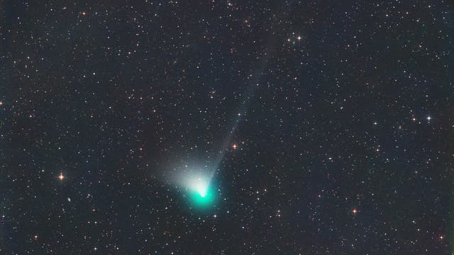 Komet C/2022 E3 (ZTF) mit zwei Schweifen