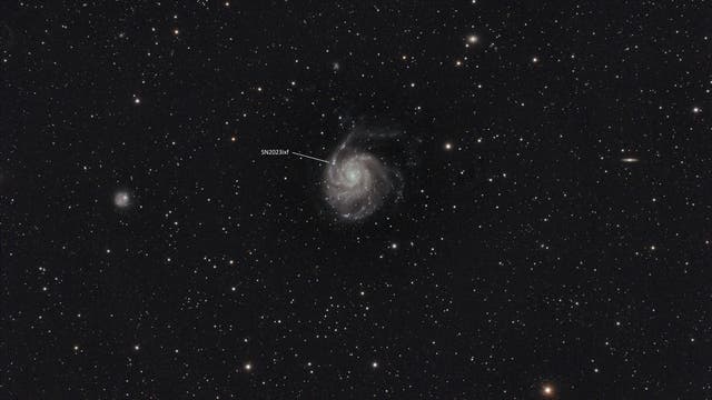 Feuerrad-Galaxie M 101 mit Supernova SN2023ixf