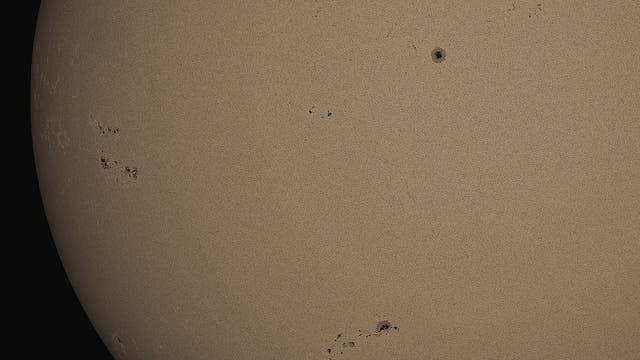 Sonnenflecken am 1. Oktober 2023 um 08:09 Uhr UT
