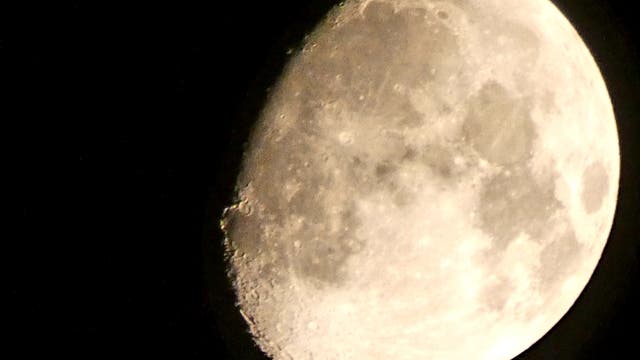 Der Mond hat einen zweiten Henkel