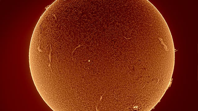 Die Sonne am 30. April 2025