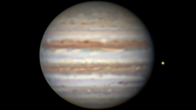 Jupiter mit Io am 7. November 2025