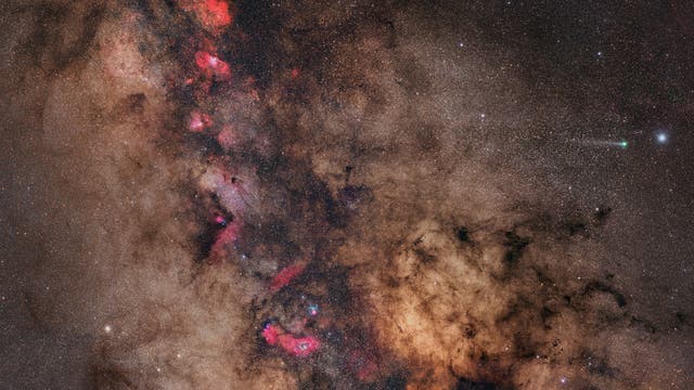 Komet C/2025 R2 SWAN und Milchstrsaße