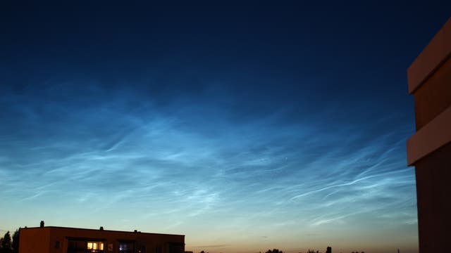 ausgeprägte leuchtende Nachtwolken über Rostock am 2015-07-10/11