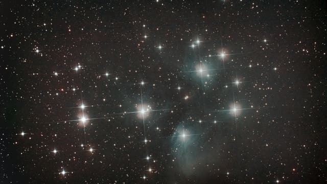 offener Sternhaufen Plejaden (M 45) im Sternbild Stier (Taurus)