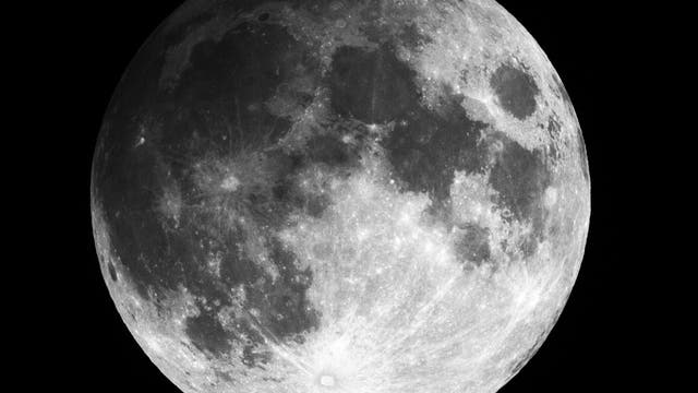 Halbschatten-Mondfinsternis - Beginn der Freisichtigkeit