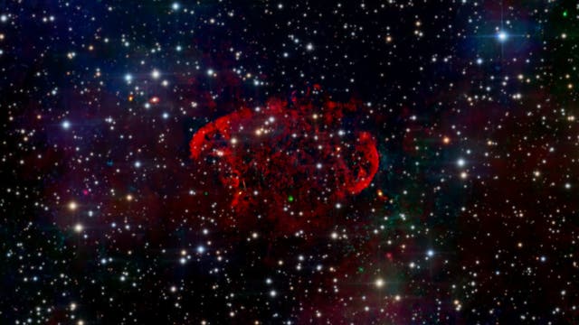 G247.8+4.9, ein Stickstoff-dominierter Nebel am Rand des Achterdecks