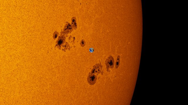 AR 13712 and 13713 on the summer solstice day