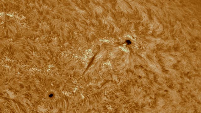 Sonne in H-Alpha AR3405 u. 3411