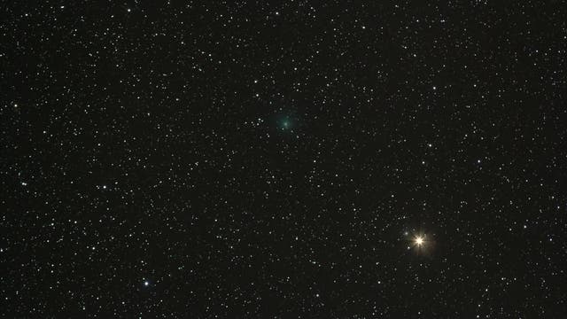 Komet 64P bei Mirach