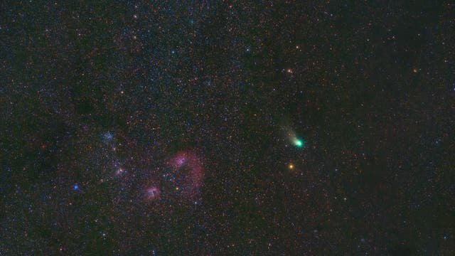 Zwei Kometen und ein flammender Stern